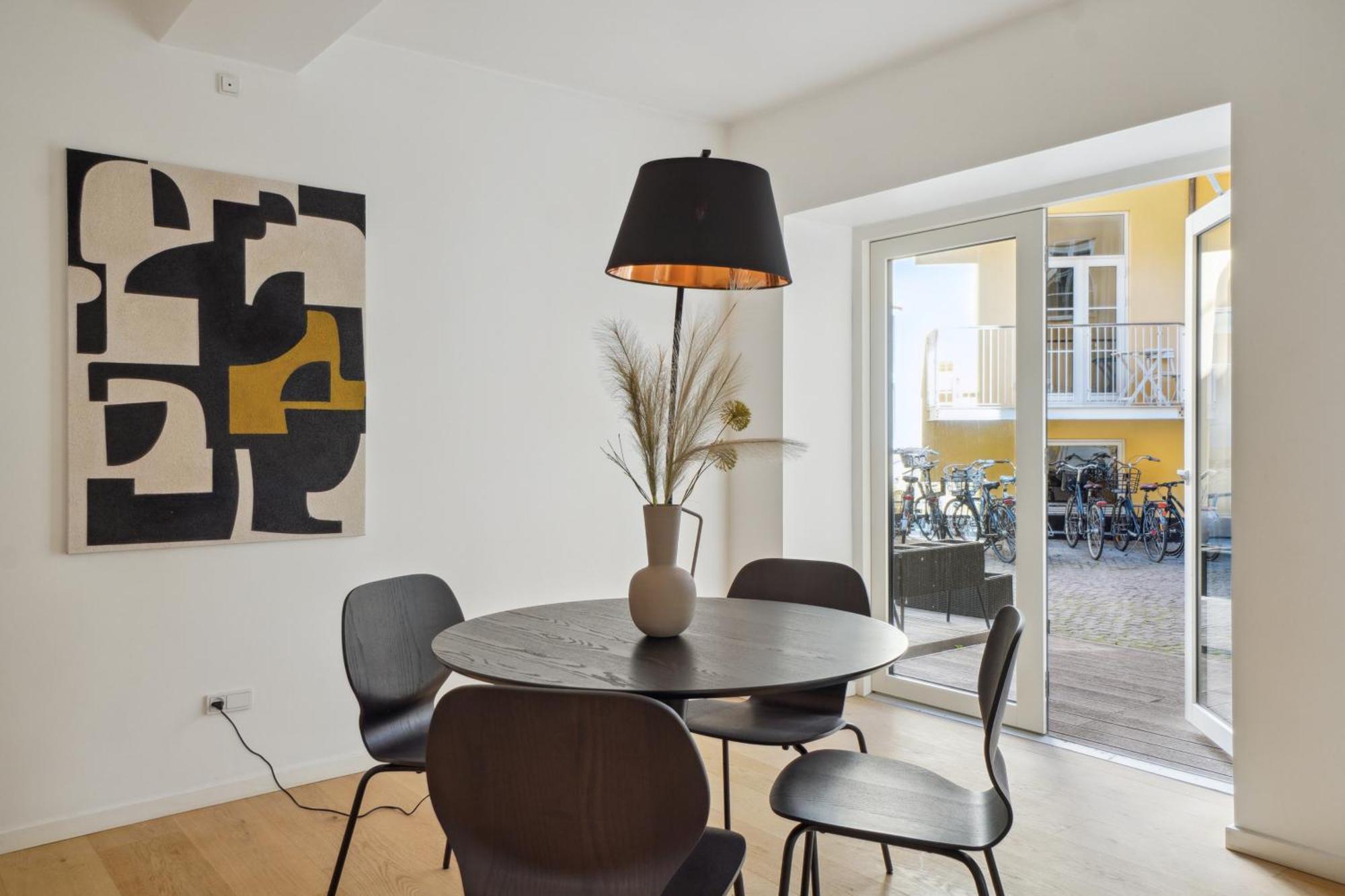 Nyrenoveret Designerbolig I Hjertet Af K Copenhagen